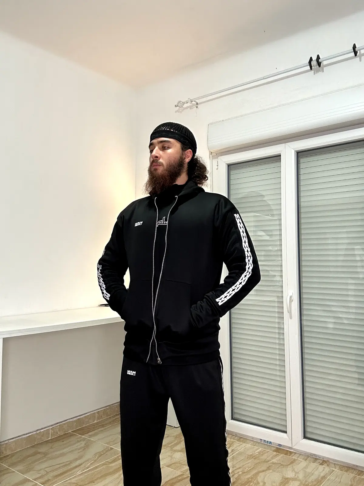 Veste مسلم